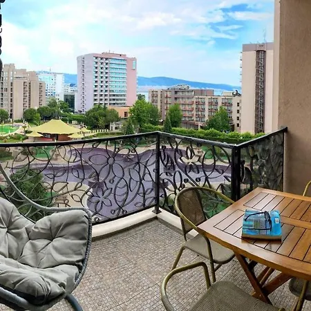 Royal Premium Апартамент *